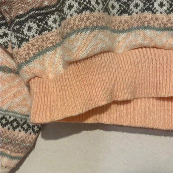 Urban Renewal, Women's Pullover Mock Neck Sweater. Size Medium.  Pink. NWT. - Picture 4 of 11